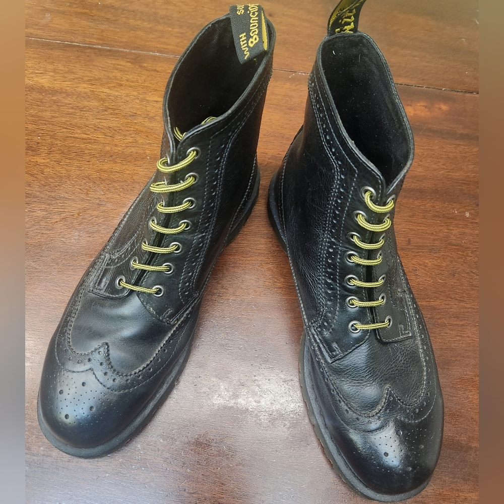 Made in Asia Doc Marten boot